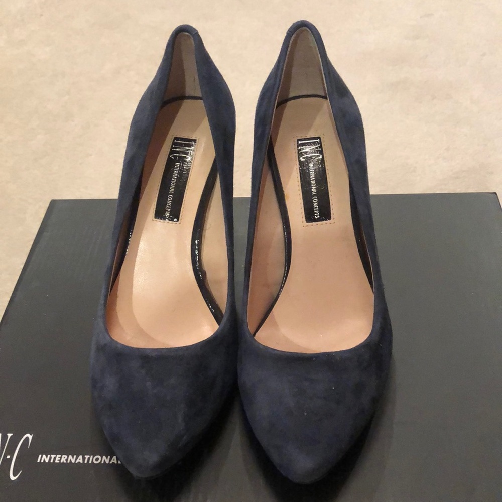Suede pumps